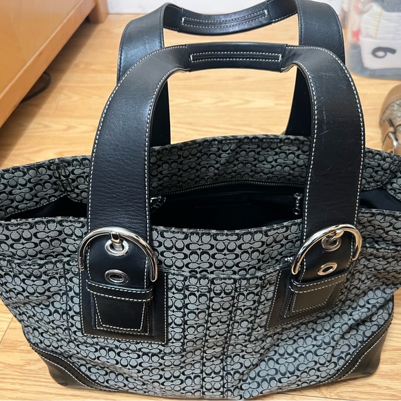 Authentic Coach Black Tote bag - Picture 2 of 3